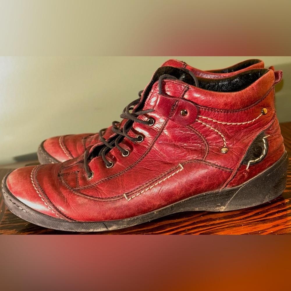 Women’s Red Leather Shoes - Picture 2 of 5